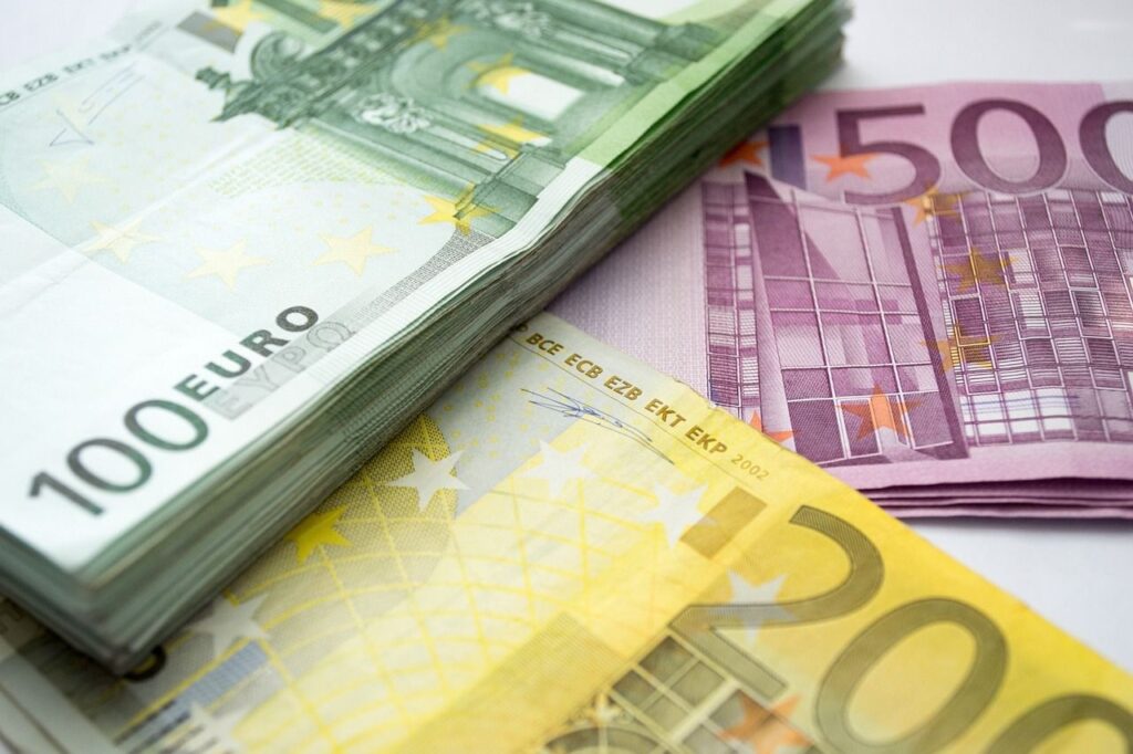 ¡Boom! Las stablecoins en euros suben a casi 500 millones y le pisan los talones al Bitcoin en ganancias del primer semestre