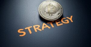 ¡Strategy está a punto de convertirse en el rey de los bitcoins con casi 600.000 BTC!