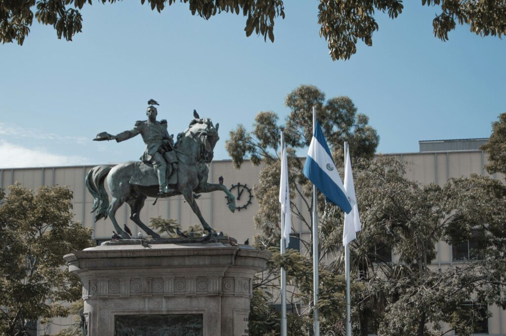 ¡Bitcoin Developer Jon Atack Arrestado en El Salvador por Pelea con el Vecino, No Podrás Creer el Motivo!