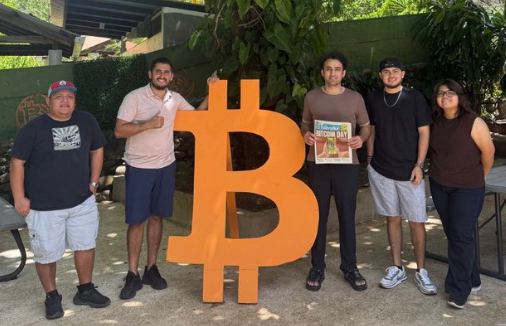 ¡Increíble! El Salvador recibe al ministro de criptomonedas de Pakistán y esto es lo que pasó