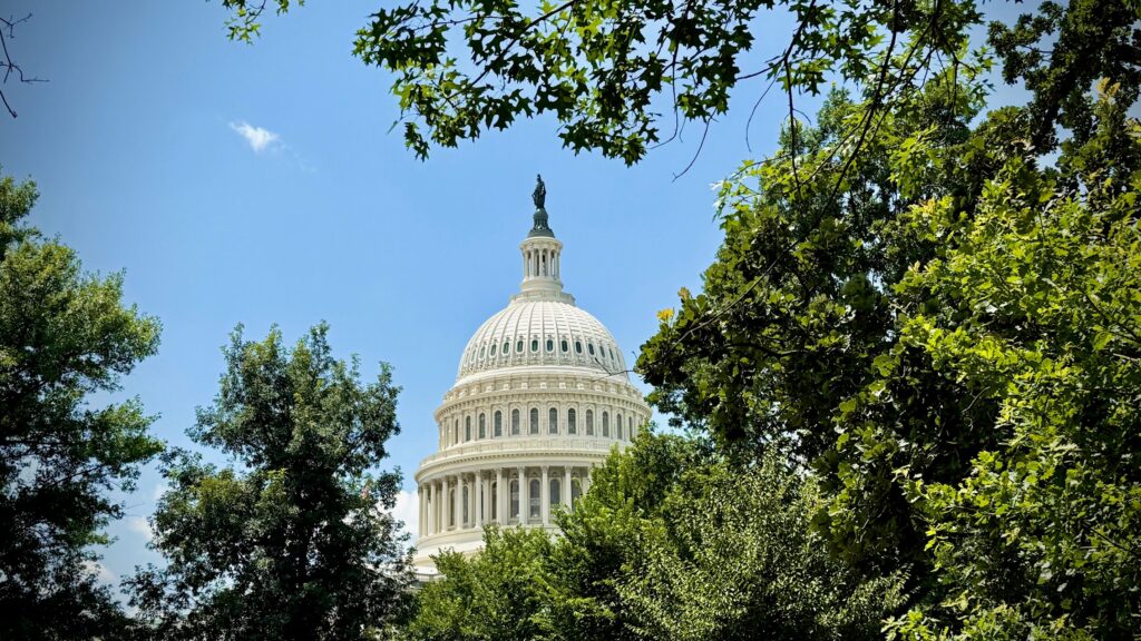¡El proyecto de ley cripto de House avanza, pero la industria sueña con un cambio radical en el Senado!