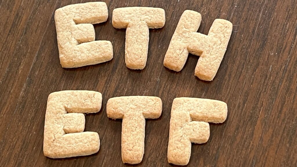 ¡Ether le pisa los talones a Bitcoin y JPMorgan revela el secreto detrás del furor en ETF y compras corporativas!