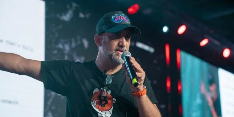 Si no tienes al menos el 20% de tu dinero en bitcoin, ¡estás atrapado en la peli equivocada!