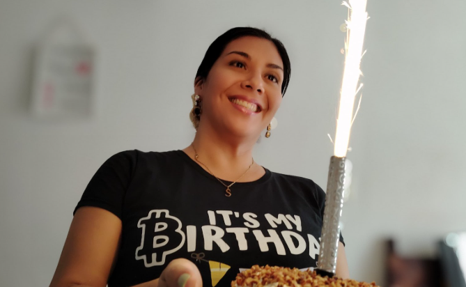 Paulina de México revela cómo Bitcoin está sacudiendo a Latinoamérica y dejando atrás las repúblicas bananeras ¡prepárate para la revolución!