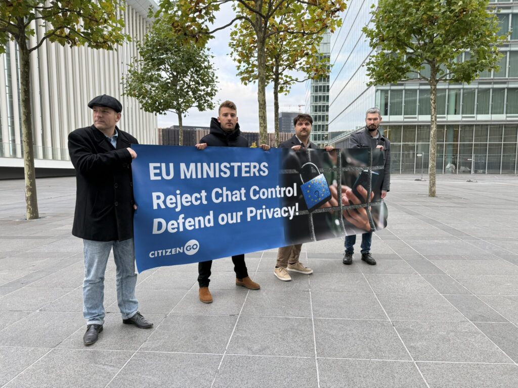 ¡Europa lo frena! Chat Control queda en pausa y nadie sabe cuándo vuelve