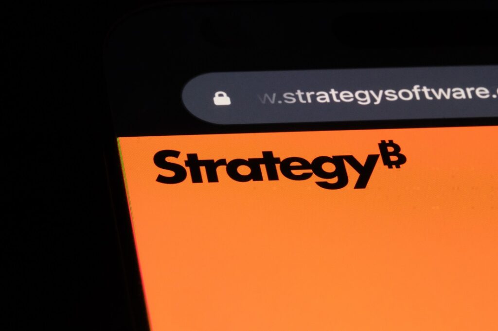 ¡Prepárate! Strategy podría dar el gran salto al S&P 500 este diciembre según James Seyffart