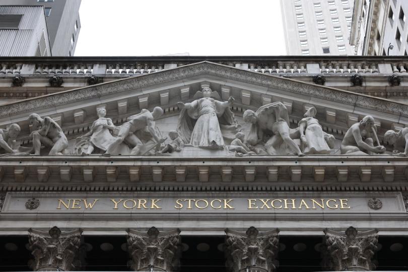 ¡La Bolsa de Nueva York quiere ponerle blockchain a Wall Street sin arruinar todo el caos!