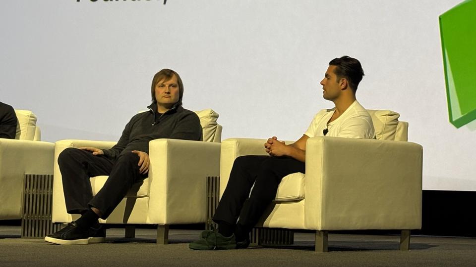 ¡Increíble! Los jefazos de Aave y Ethena revelan su plan maestro para crear ingresos fijos en DeFi con Ethereum