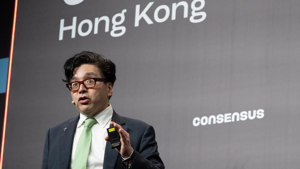 Bitmine se lleva 101,627 ether por más de 230 millones de dólares, ¡su mayor botín semanal de 2026!