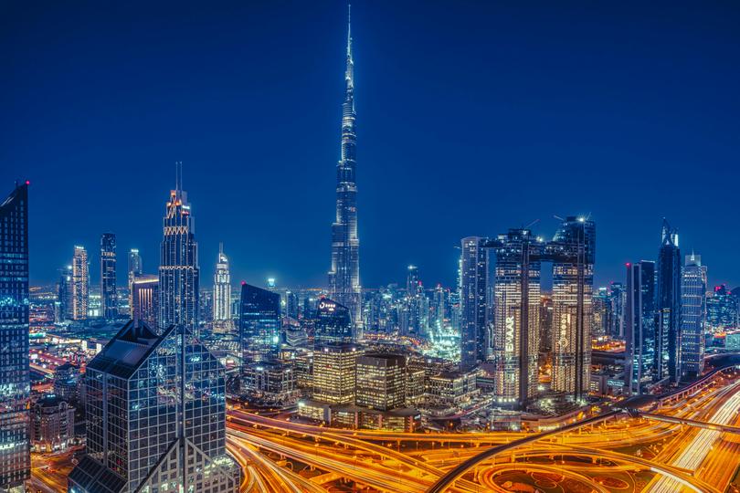¡Binance tira la casa por la ventana y ofrece traslado momentáneo a su staff en Emiratos por lío en Medio Oriente!
