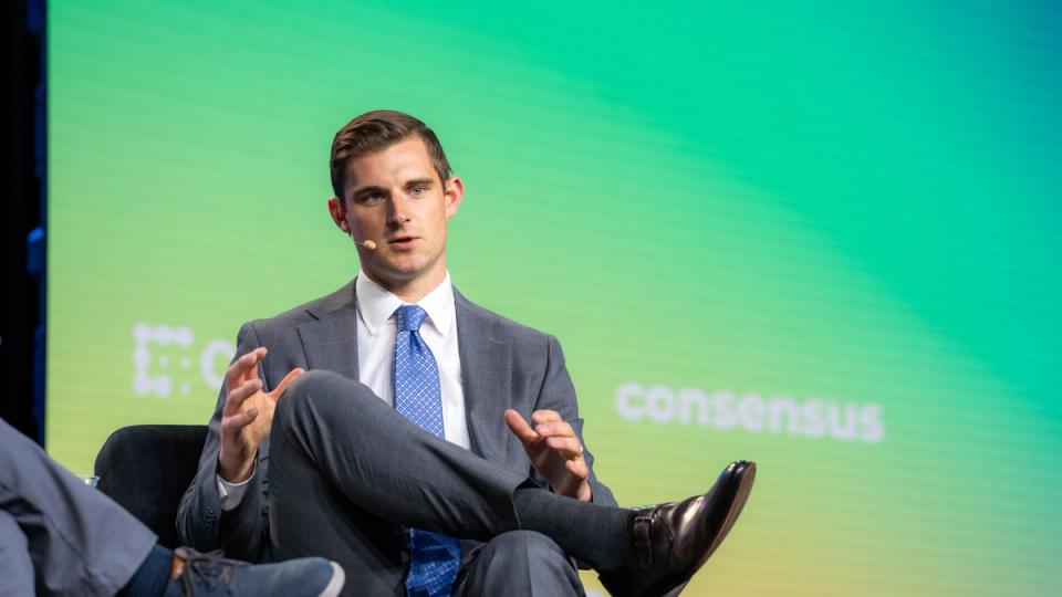 ¡La nueva PAC criptomillonaria de 11 millones gasta millones en anuncios con la empresa del CEO de Tether!