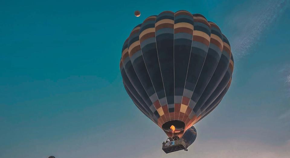 Bitcoin sube a 77,000 dólares mientras Trump se prepara para bloquear Hormuz y la Fed tiene la última palabra ¡No creerás qué pasará!