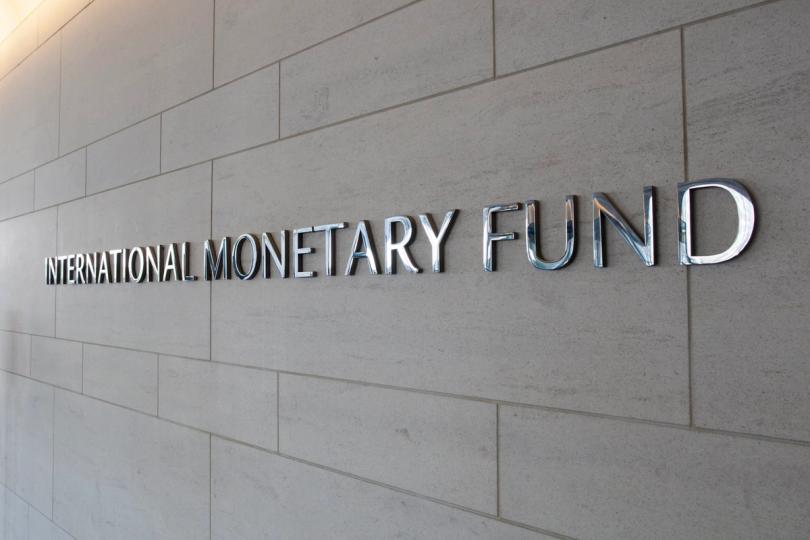 ¡Alerta mundial de deuda del FMI! Descubre por qué Bitcoin (BTC) podría ser tu salvavidas financiero