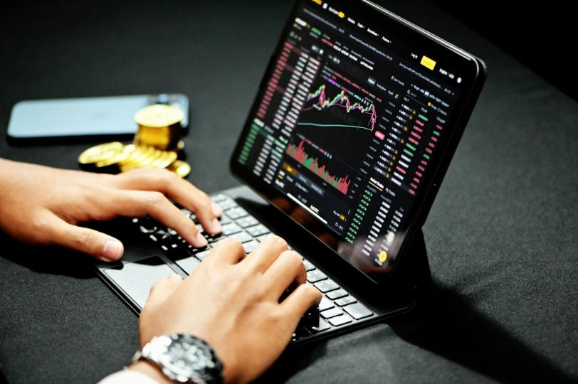 Descubre cómo el vencimiento de opciones de Bitcoin por 7.9 mil millones en abril está a punto de volar los precios por los aires