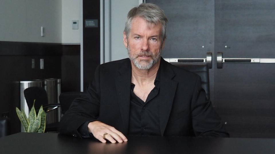 La loca jugada de Michael Saylor: ¡Compra 3,273 bitcoins y ya casi toca su meta de 1 millón!