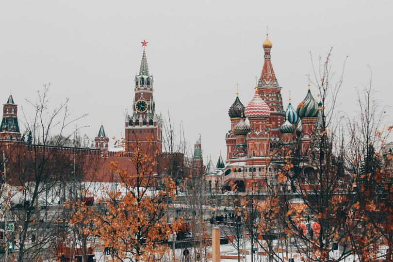La UE saca su artillería pesada contra Rusia ¡y ahora apunta directo a los trucos con criptomonedas!