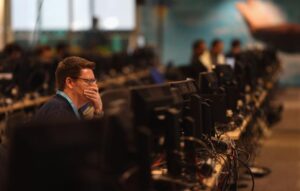 ¿DeFi murió? La comunidad crypto en pánico tras el hackeo que desató el caos del año