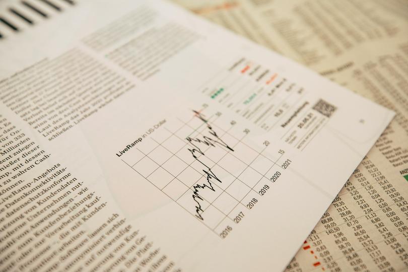 ¡PCE, solicitudes de desempleo y datos de vivienda ponen a temblar las esperanzas de recorte de la Fed! Semana cripto que no querrás perderte