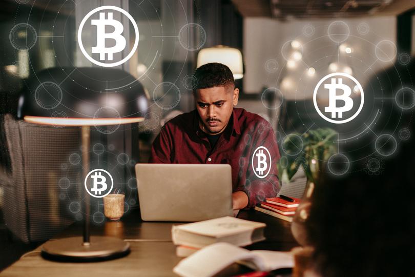 ¡Alerta Bitcoin! BTC se resbala cerca de $74,000 y los inversores ya buscan el próximo tesoro escondido