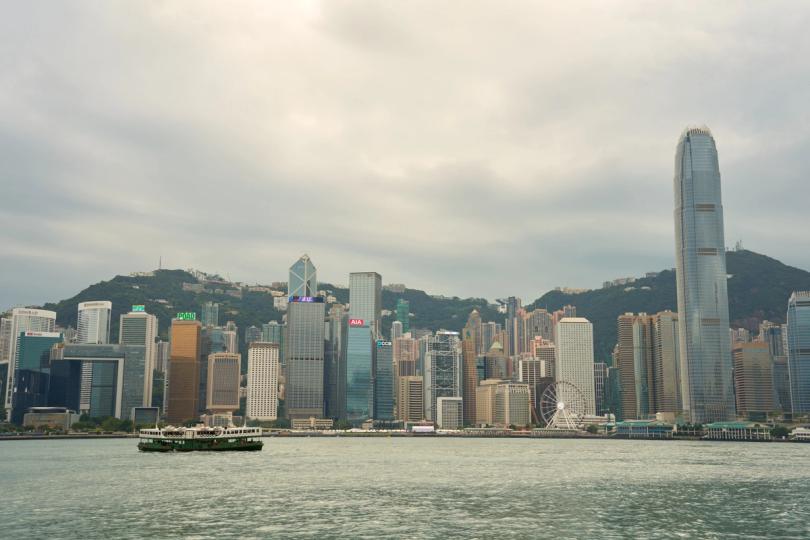 ¡Bitcoin coquetea con los 80,000 dólares mientras Asia pierde fuerza y las IPOs de IA en Hong Kong explotan!