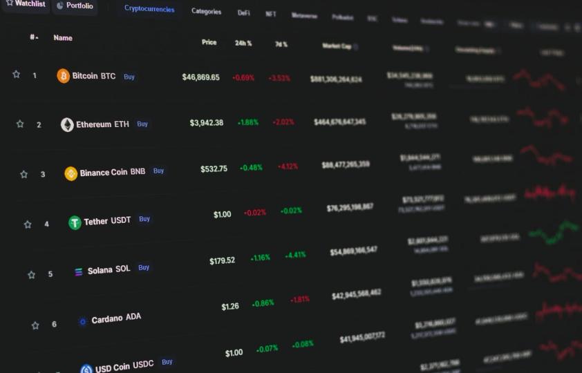 ¡Bombazo! Las grandes casas cripto se ponen serias con HTX por sanciones en UK y no podrás creer qué pasó con las transferencias
