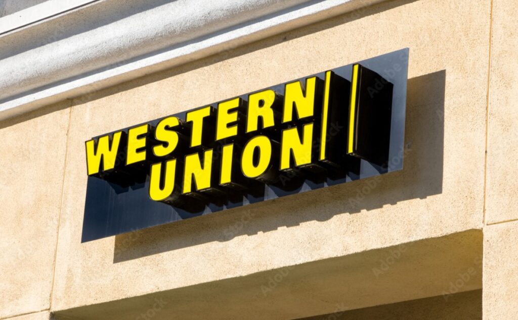 ¡Western Union rompe esquemas y lanza su propio stablecoin en Solana que no querrás perderte!