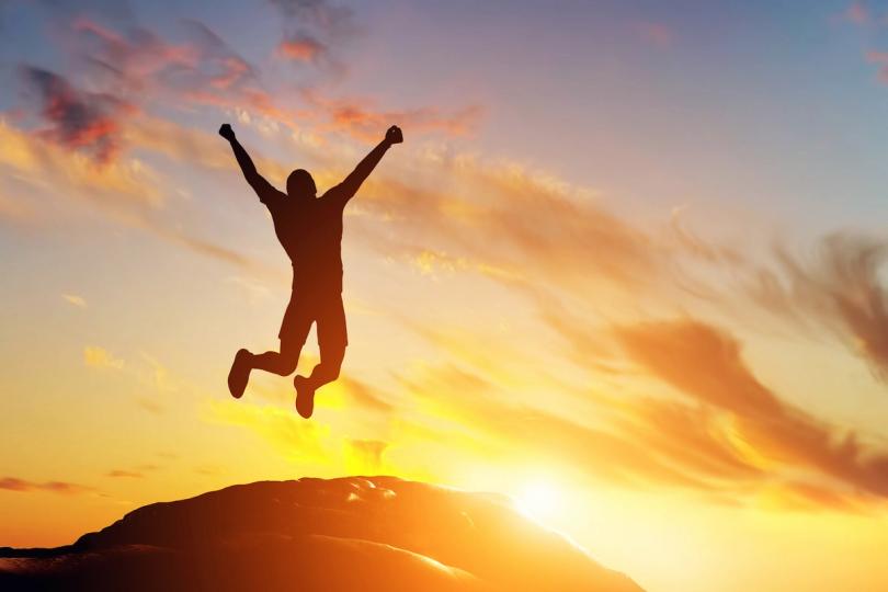 ¡Uniswap se dispara un 22% y las altcoins lo petan mientras Bitcoin se queda clavado esperando al Fed!