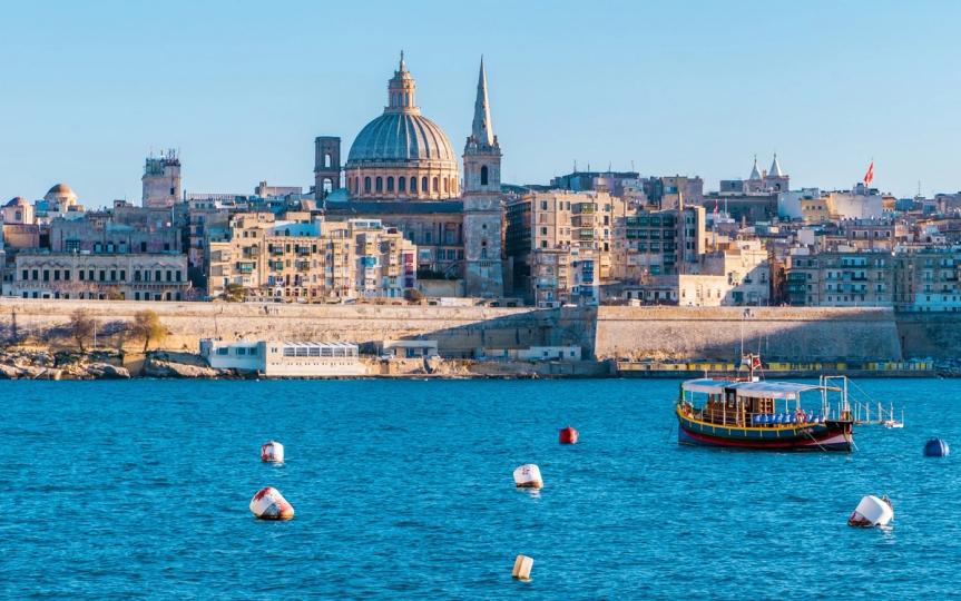 El regulador financiero de Malta quiere ponerle la mano a DeFi y meterlo en la galaxia MiCA ¡Prepárate para la revolución!