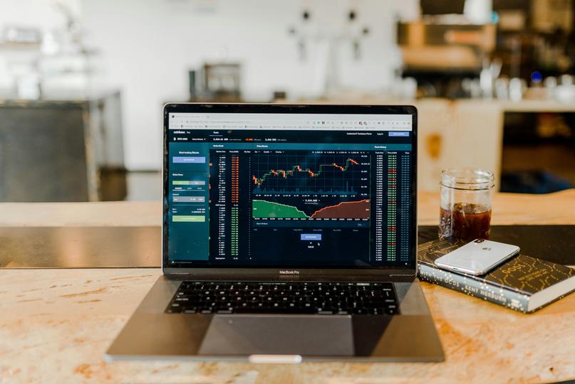 ¿Mercado cripto en modo pánico? Analistas de Marex alertan que la acción está más delgada y defensiva tras la Fed