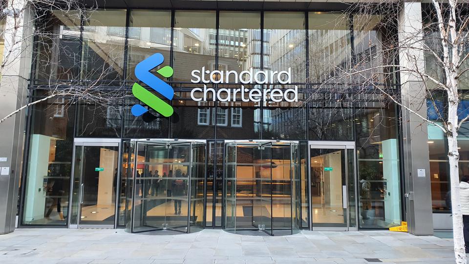 ¡Bitcoin tocó fondo en 59,000 dólares y el invierno cripto llegó a su fin, según analista de Standard Chartered!