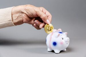¡Exigen que Bitcoin invada los fondos de retiro en EE. UU.! ¿Qué significa esto para los hispanos?