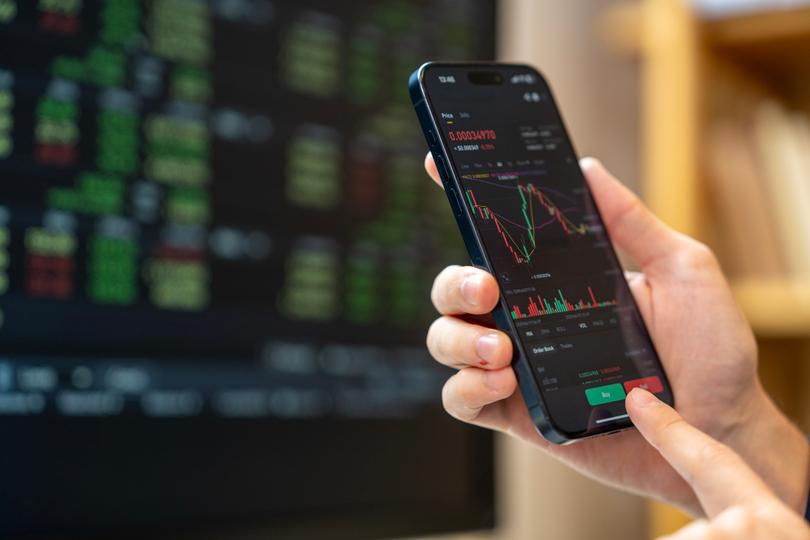 ¡La fuga masiva de fondos cripto en 2026 mientras XRP y HYPE se llevan la fiesta del dinero!