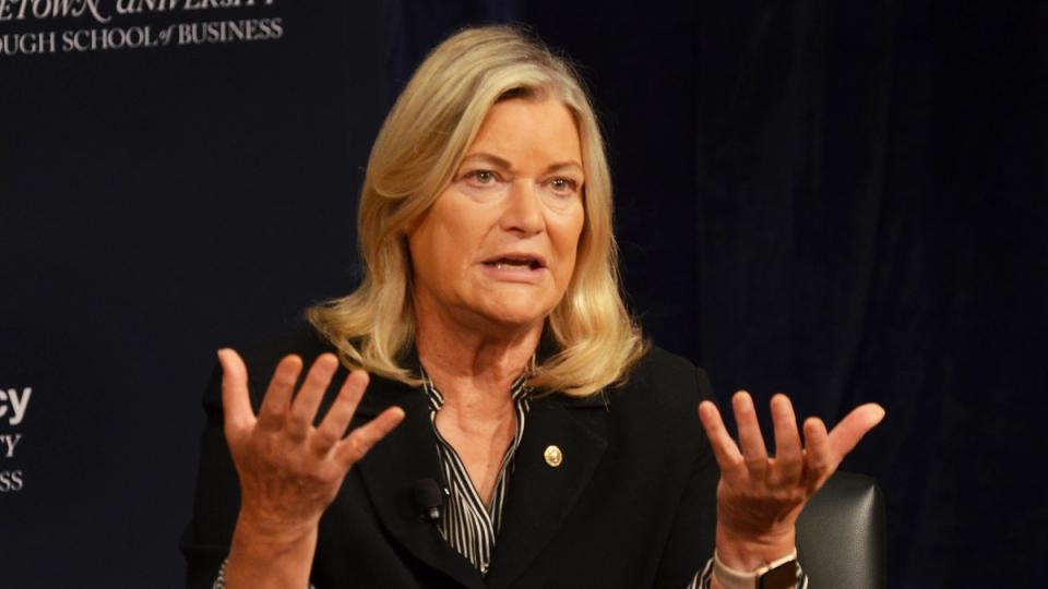 ¡Alerta en el Senado! La Ley Crypto Clarity bajo fuego por clausulas para malos actores mientras avanza a paso tortuga