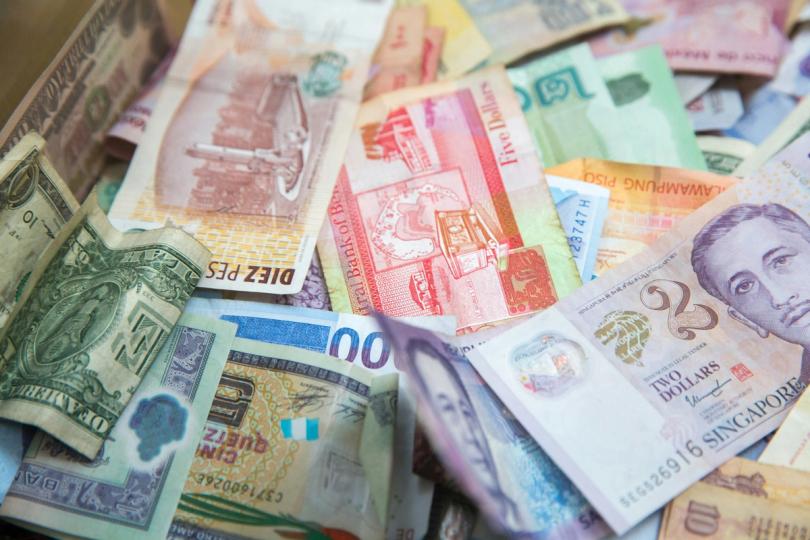 Bitcoin en modo bipolar: se luce en dólares, pero se tropieza en yenes ¡La intervención del Banco de Japón está en juego!