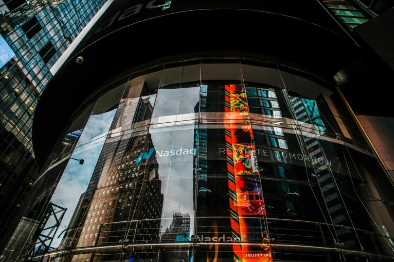 El Nasdaq se mete en la cadena de bloques y revoluciona el juego de los datos de mercado ¡No te lo vas a creer!