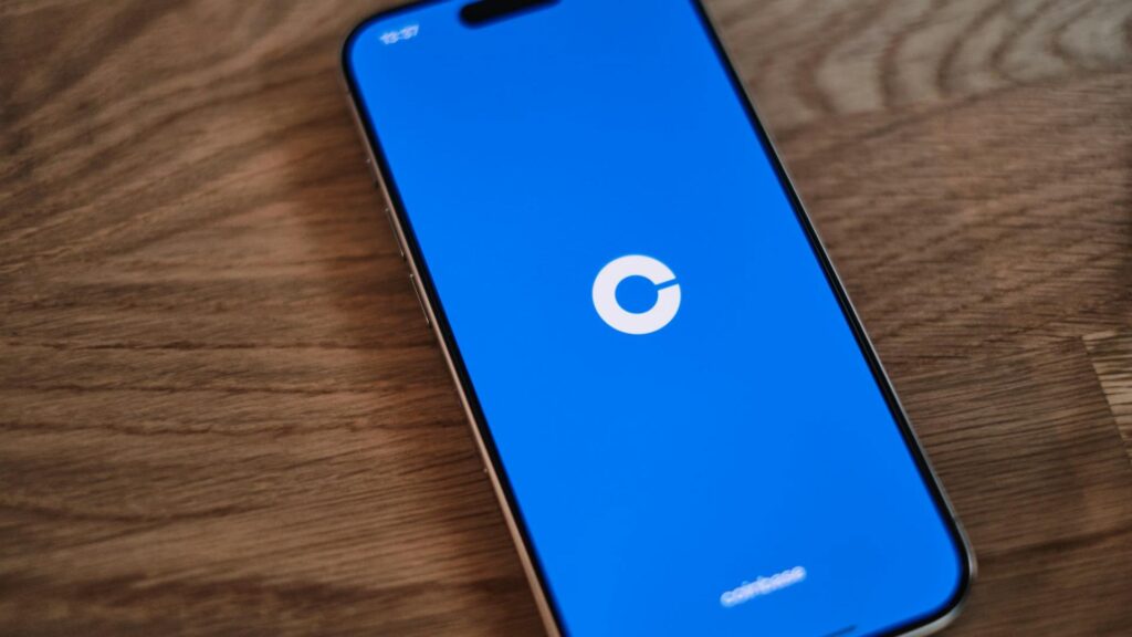 ¡Coinbase se tambalea y pierde 5% tras decepcionar en ingresos del segundo trimestre!