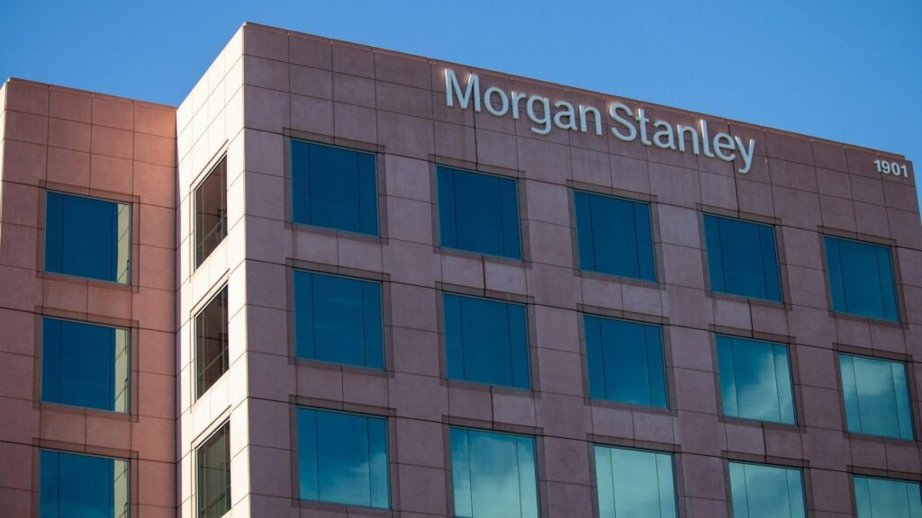 El muerto de las 9 a 5 en banca: ejecutivos de Morgan Stanley confirman su fin ¡Descubre por qué!