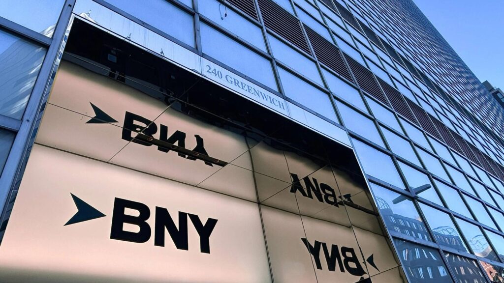 BNY se suma a la fiebre cripto: ¡ahora puedes hacer staking y ganar mientras duermes!