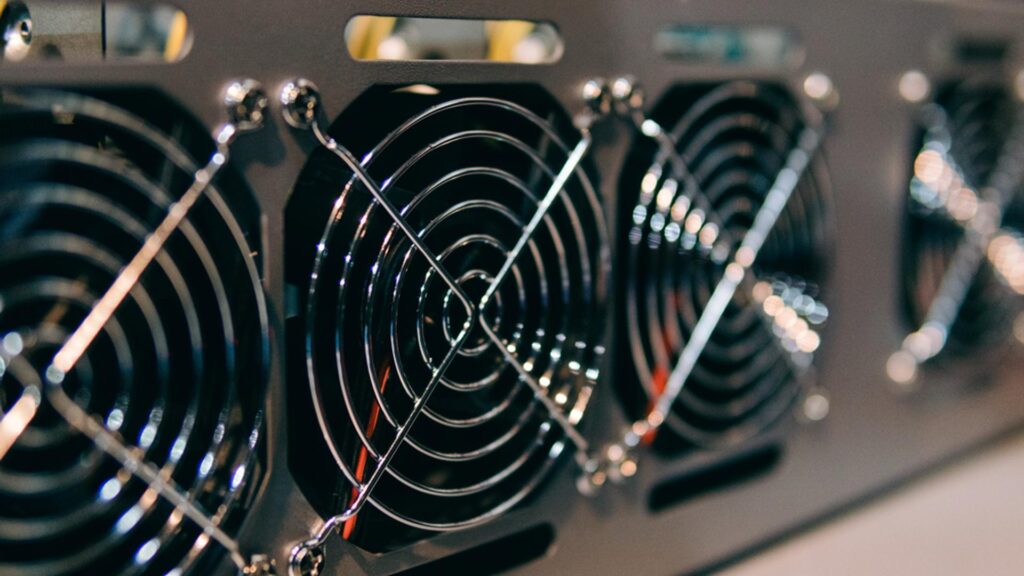 ¡Este grupo invisible está vendiendo Bitcoin y causando un caos de 1.78 mil millones!