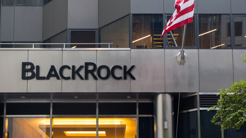 ¡BlackRock rompe esquemas y te deja invertir en 311 mil millones en fondos como nunca antes!