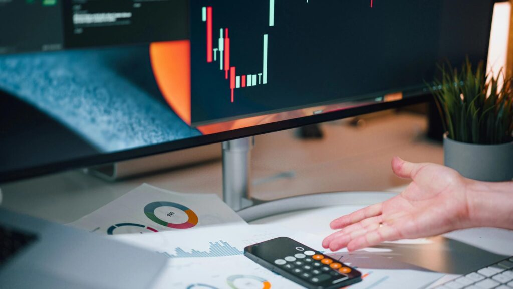 XRP se queda en las sombras mientras los ETFs se llevan todo el dinero en el rebote cripto ¡No lo vas a creer!