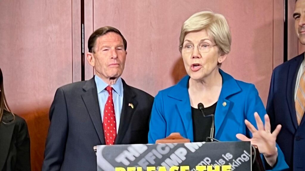 ¿La Ley Clarity en pausa mientras Warren pide a la SEC que le saque los trapitos sucios a Trump? ¡Esto se pone bueno!