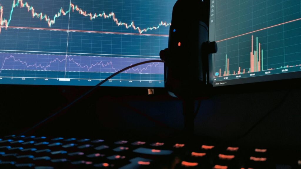¡Bitcoin se dispara a 64,000 dólares mientras el Kospi rompe récords con un 17% y las criptos ni se inmutan!