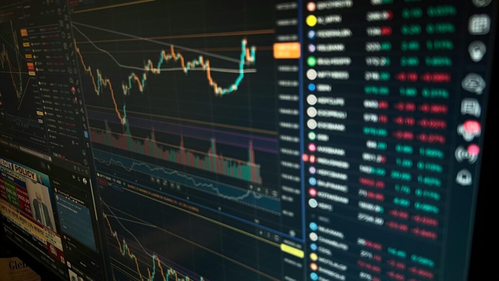 ¡Inversores de Bitcoin desatan una lluvia de 853 millones en ETFs spot y BlackRock se lleva la gran tajada!