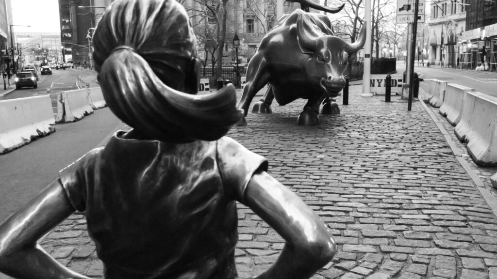 El S&P 500 se ahoga en su propio pantano, ¡pero las criptos nadan en oro!