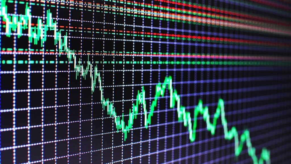 ¡Casi mil millones en criptomonedas evaporados mientras Bitcoin, Ether y XRP se desploman!